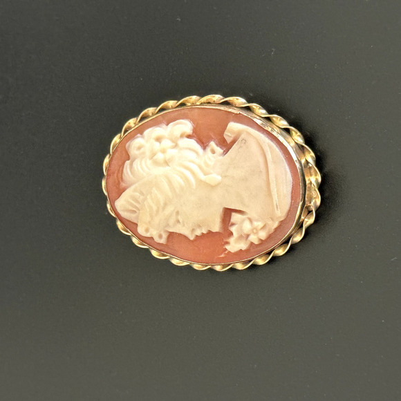 Vintage 14K Solid Yellow Gold Carved Shell Left Facing Cameo Brooch Pin Pendant - Picture 9 of 13